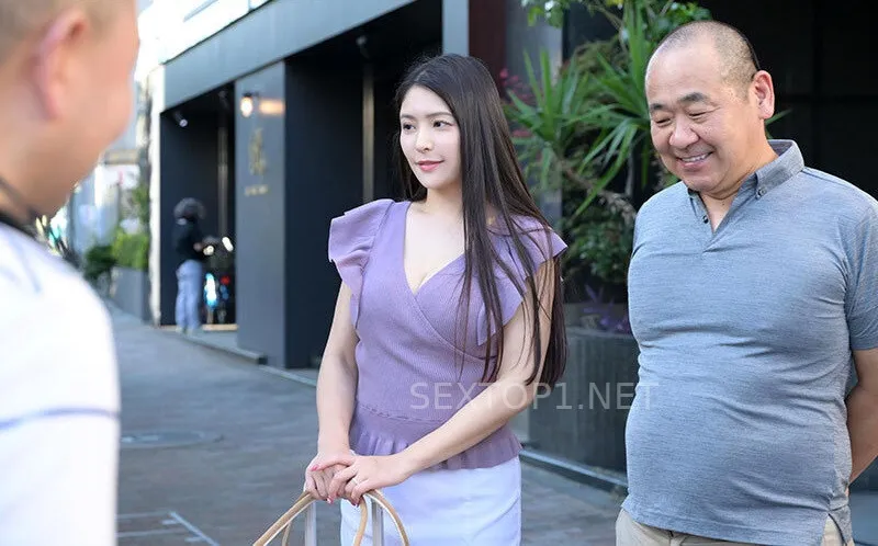 Thấy vợ yêu của nhân viên đẹp quá, quản lý lại có sở thích nắc vợ yêu người khác nên đã…